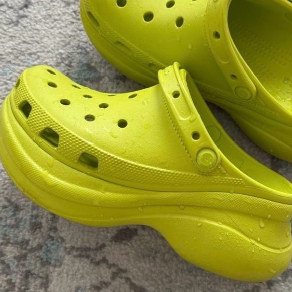 Crocs Clogs Lime Neon Green Shoes - Picture 1 of 3